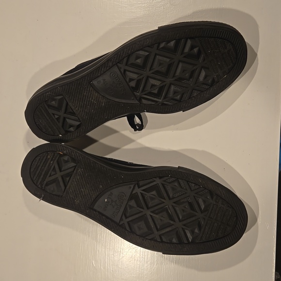 Converse – Black Chuck Taylors - Picture 9 of 9